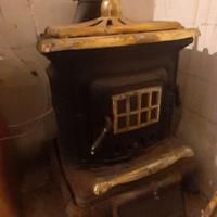 Stufa a legna in ghisa