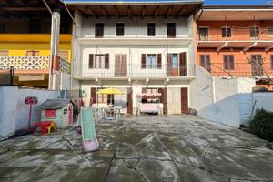 CASA INDIPENDENTE A STRAMBINO