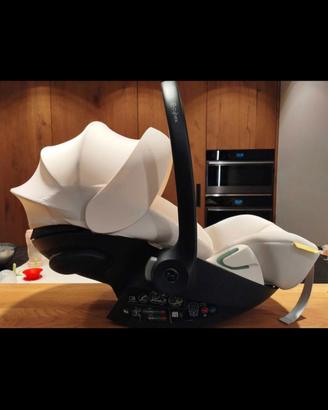 Ovetto reclinabile Cybex Cloud G+ i-size 0-24 mesi