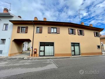 FR. FARLA CASA IN LINEA CON ANNESSO NEGOZIO FRO...