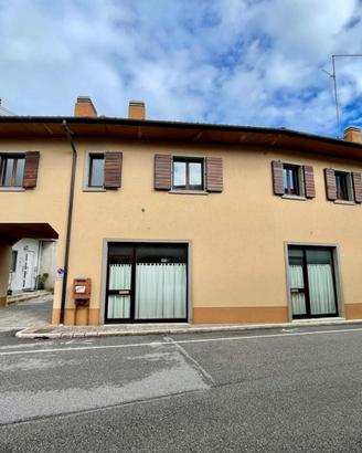 FR. FARLA CASA IN LINEA CON ANNESSO NEGOZIO FRO...