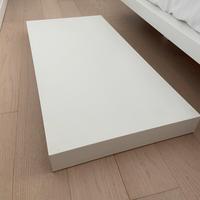 Panca e Comodino in legno laccato bianco