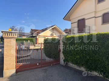 Box/Posto auto Bruino [Cod. rif 3250927VCG]