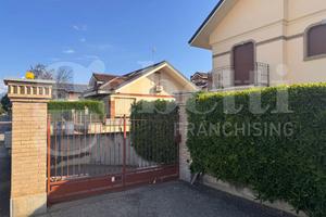 Box/Posto auto Bruino [Cod. rif 3250927VCG]