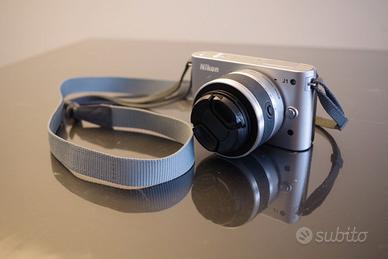 Nikon 1 J1 - Mirrorless Camera + 10-30mm Lens