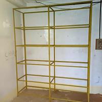 scaffale in ferro robusto 