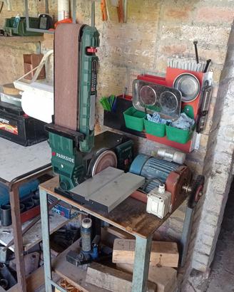 Smerigliatrice a nastro