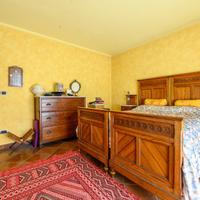 Camera da letto completa di como e comodini antica