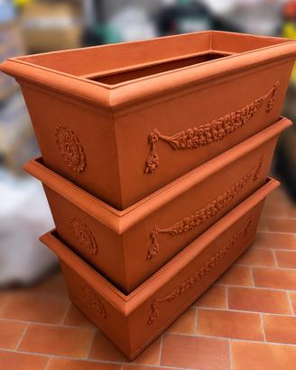 Vasi effetto terracotta in resina