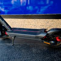 Monopattino elettrico Ninebot by Segway
Telaio rob