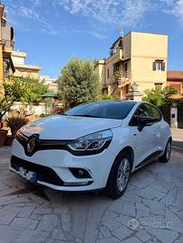 Clio Moschino GPL Neopatentati