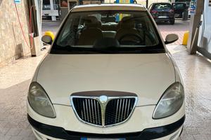 Lancia ypsilon 1.2 16v