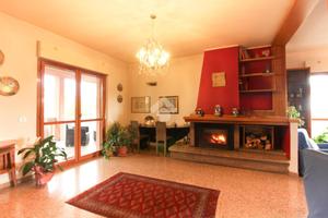 PORZIONE DI BIFAMILIARE A ROSETO DEGLI ABRUZZI