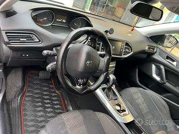 Peugeot 308 anno 2015