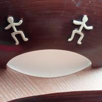 Applique etniche in ceramica e vetro