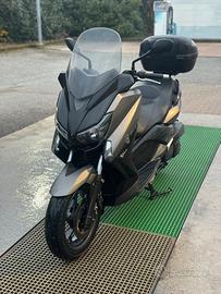 Yamaha X-Max 250cc
