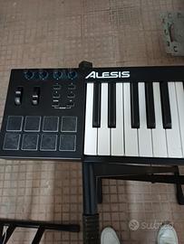 Master keyboard alesis v49