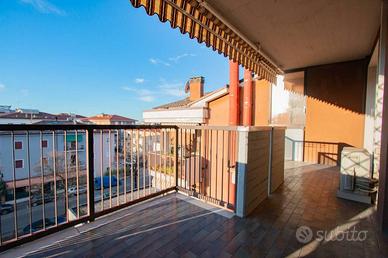 Attico / Mansarda di 160 m² con più di 5 locali e 