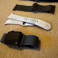 Apple Watch serie 6 con set di cinturini