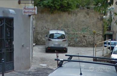 Posto Auto In Cortile Privato