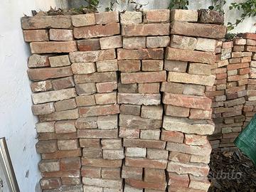 mattoni vecchi in buone condizioni