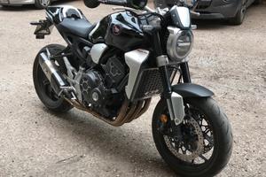 moto Honda cb 1000r