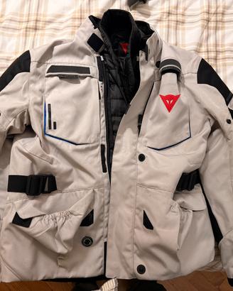 Dainese giacca Splugen e pantalone Ladakh