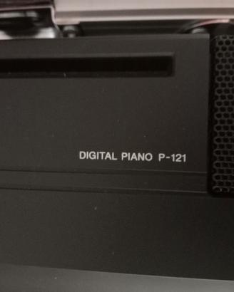 Yamaha p121 black