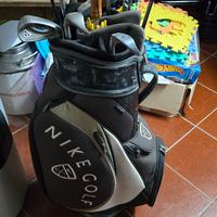 Set mazze da golf con porta mazze ed ombrello