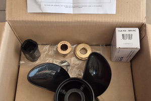 Elica fuoribordo 10 1/8 × 14 4 pale x spinta