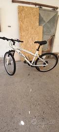 bicicletta mtb Btwin