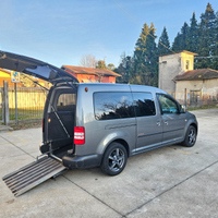 Auto per trasporto e guida disabili e anziani