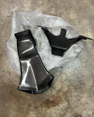 Telaietto e alette in carbonio Yamaha R6 17-24