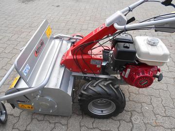 TRINCIA OLEOMAC WB 65 H R