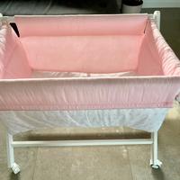 Culletta in legno con rotelle per bimba o bimbo