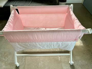 Culletta in legno con rotelle per bimba o bimbo