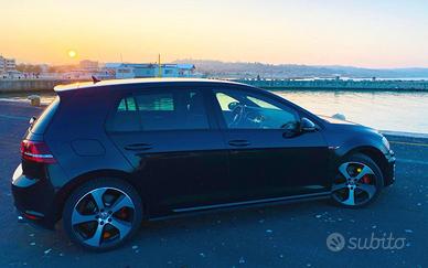 GOLF GTI 2.0 - 230Cv  colore NERO