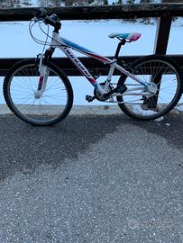 Bicicletta bambina marchio MONTANA