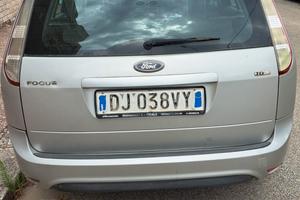 Ford Focus station wagon 