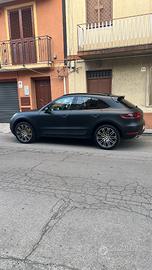Porsche Macan s