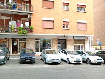 Locale Commerciale a reddito - Roma Pietralata