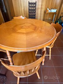 Tavolo cucina o salone con 4 sedie