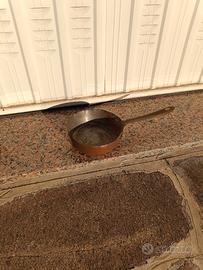 piccola padella in rame