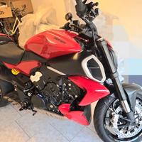 Ducati Diavel V4