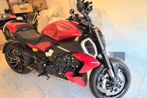 Ducati Diavel V4