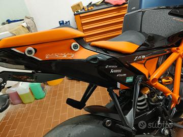 KTM 1290 Super Duke con Tech Pack 2023