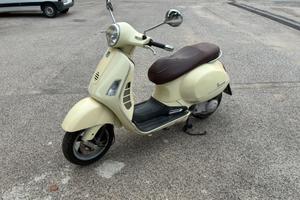 Vespa 200L GT