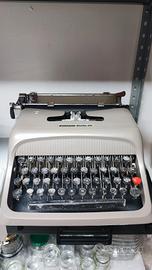 Macchina da scrivere Olivetti