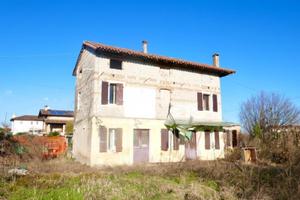 ABITAZIONE RUSTICA INDIPENDENTE CON GIARDINO