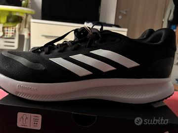 Adidad Run Falcon nere